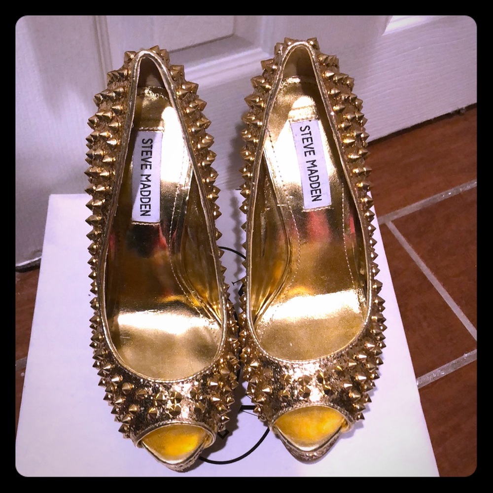 Steve Madden gold spike heels